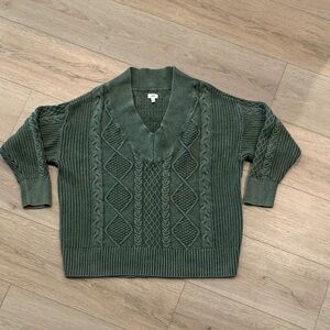 Aerie Women’s distressed Deep Green V-Neck Cable Knit Sweater Size L
